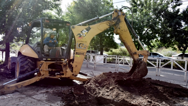 EE AVANZA OBRA DE CLOACAS QUE BENEFICIARÁ A MÁS DE 10 MIL VECINOS DE MG Y LG 2