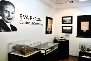 EE CONTINÚA EXPOSICIÓN SOBRE EVITA 1