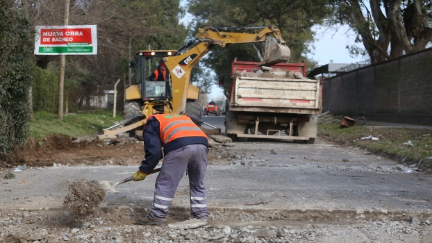 EE CONTINÚAN LAS OBRAS DE MEJORADO ASFÁLTICO Y BACHEO 2