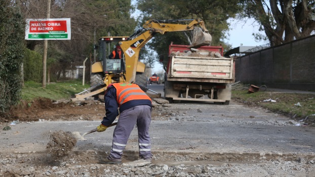 EE CONTINÚAN LAS OBRAS DE MEJORADO ASFÁLTICO Y BACHEO 2