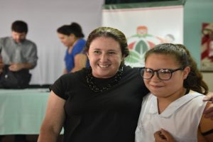 EE EL MUNICIPIO ENTREGÓ MÁS DE 1700 PARES DE ANTEOJOS A NIÑOS DEL DISTRITO 2