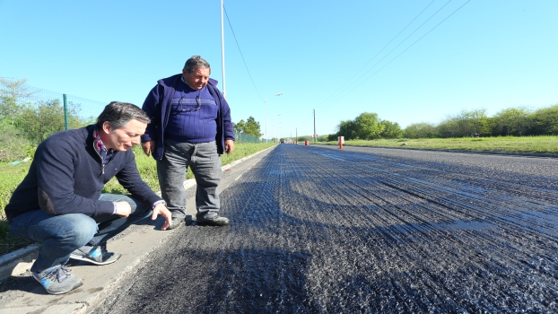 EE FERNANDO GRAY SUPERVISÓ AVANCE DE OBRAS DE REPAVIMENTACIÓN EN ACCESO CERVETTI 1