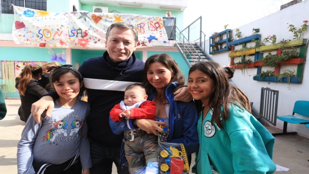 EE FERNANDO GRAY VISITÓ LA ASOCIACIÓN CIVIL SONRISAS 2