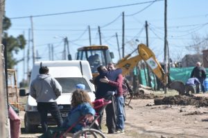 EE GRAY RECORRIÓ EL BARRIO LAS CHACRITAS JUNTO A SUS VECINOS