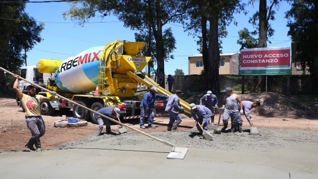 EE LA PAVIMENTACIÓN EN HORMIGÓN DE NUEVO ACCESO EN MG 2