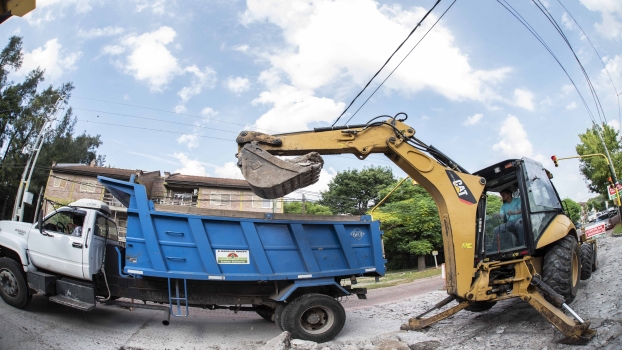 EE NUEVA OBRA DE BACHEO EN EL BARRIO COCA-COLA DE EL JAGÜEL 2