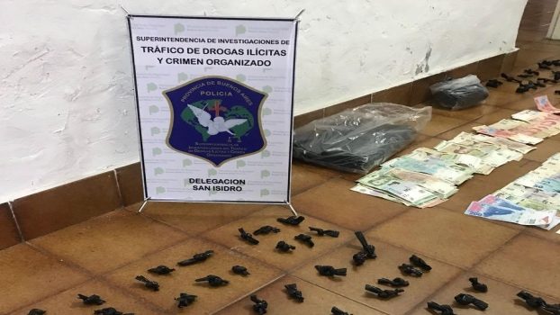MS Dos mujeres peruana detenidas por narcomenudeo en la villa La Cava (1)