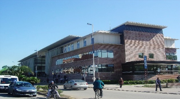 Municipalidad_de_ezeiza_edificio 3