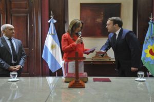 PCIA BS AS MARÍA EUGENIA VIDAL TOMÓ JURAMENTO A JOSÉ GRIPPO