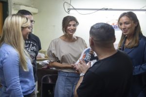 PCIA BS AS VIDAL Y JULIANA AWADA VISITARON A TRABAJADORES DE PUERTA DE HIERRO