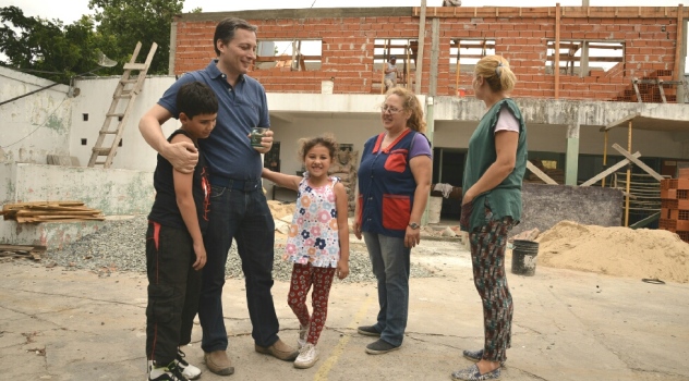ee-gray-esc-sec-9-abril