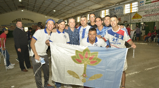 eeGrayTornSudamericFutsal. (1)