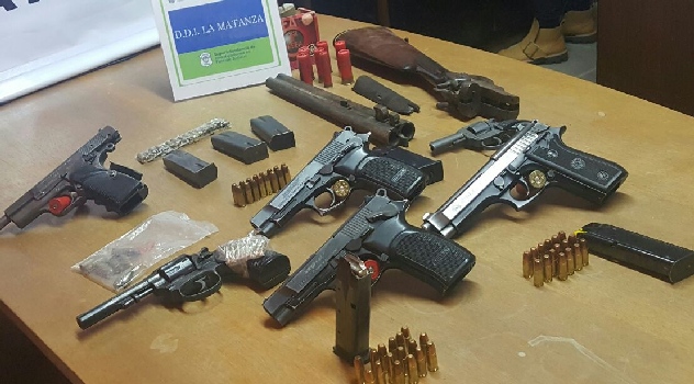 ms Detenidos por exhibir armas por Facebook