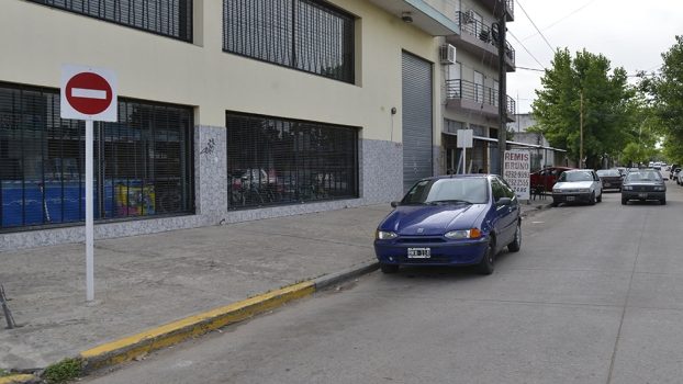 EE COMENZÓ A REGIR EL SENTIDO ÚNICO DE CIRCULACIÓN EN CALLE EVITA 1