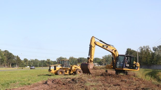 EE EL MUNICIPIO REALIZA OBRAS EN EL CORREDOR VERDE DE CANNING