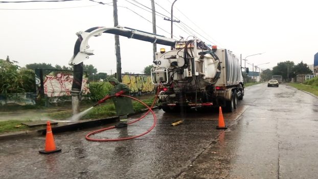 EE EL MUNICIPIO REFUERZA LIMPIEZA EN SUMIDEROS