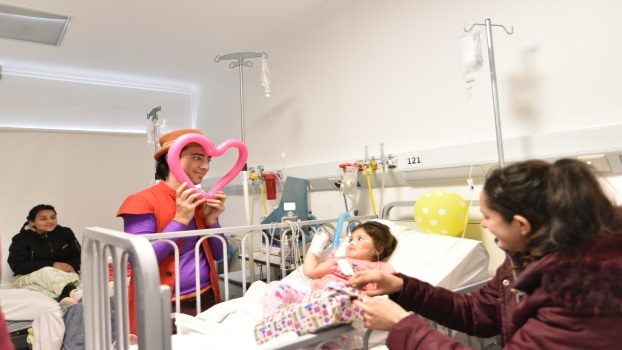 EE ENTREGA DE JUGUETES EN EL SANTAMARINA
