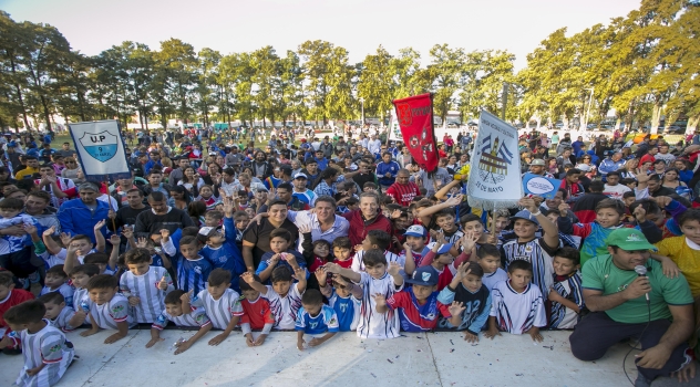 EE FG ENTREGÓ MÁS DE 4500 CAMISETAS