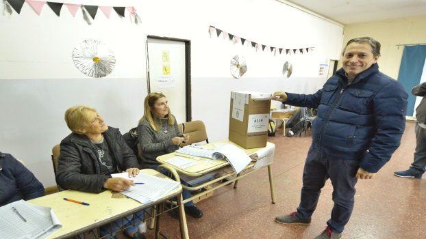 EE FG VOTÓ EN LA ESCUELA PRIMARIA N° 9 DE CANNING