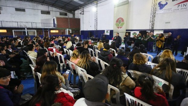 EE GRAY ENTREGÓ 500 DIPLOMAS 2