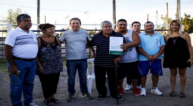 EE GRAY ENTREGÓ SUBSIDIOS EN CLUBES 1