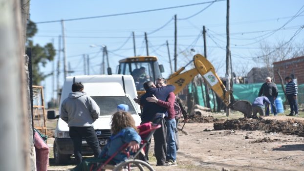 EE GRAY RECORRIÓ EL BARRIO LAS CHACRITAS JUNTO A SUS VECINOS