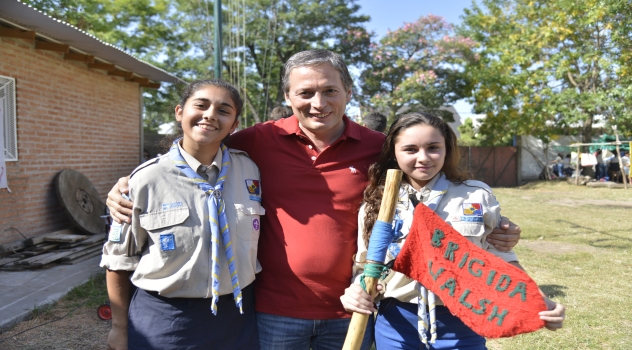 EE Gray-Vecinos-Luis Guillón