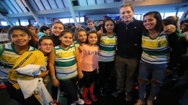 EE JUNTO A LA ASOCIACIÓN DE HOCKEY DEL DISTRITO 2