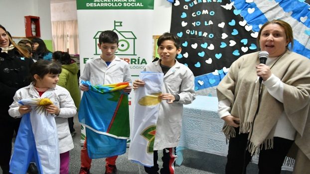 EE LENTES EN LA ESCUELA PRIMARIA Nº 8