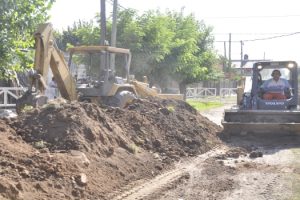 EE MUNICIPIO CONTINÚA CON OBRAS DE CLOACAS EN MG Y LG 1