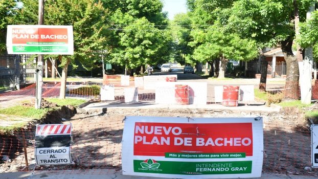 EE OBRAS DE BACHEO EN MG