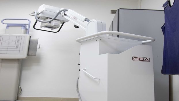 EE RAYOS PORTÁTIL PARA EL HOSPITAL SANTAMARINA