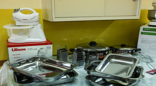 EE SE ENTREGARON 100 KITS DE COCINA Y REPOSTERÍA 2