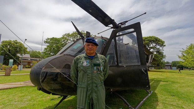 EL EJÉRCITO DONÓ A BERAZATEGUI LA RÉPLICA DE UNA AERONAVE QUE FUE UTILIZADA EN LA GUERRA DE MALVINAS