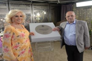 MGP - Arroyo distingue a Mirtha Legrand