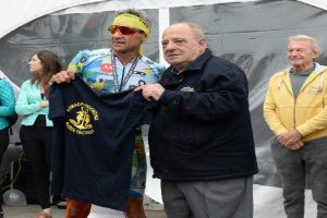 MGP - Arroyo premió a los ganadores del Ironman Mar del Plata 1