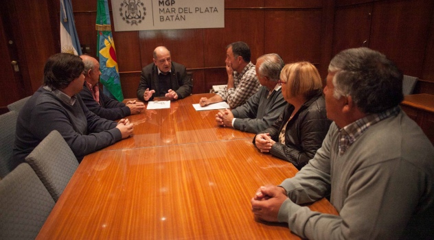 MGP - Arroyo recibió a vecinos de Sierra de los Padres