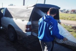 MGP - Comenzó el reparto de colchones y frazadas para los afectados por el temporal