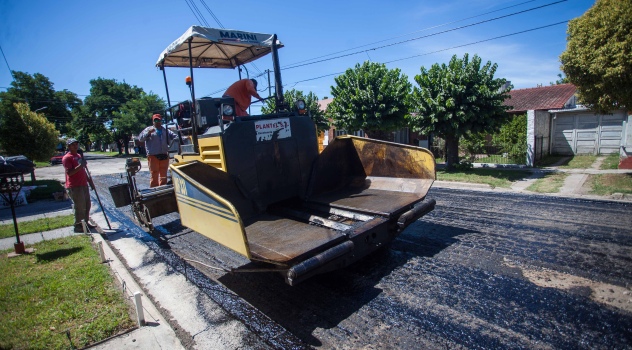 MGP - EMVIAL realiza tareas de repavimentación.