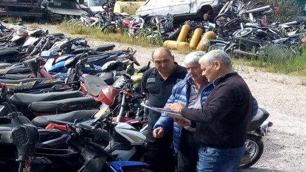 MGP- El Subsecretario de transporte Claudio Cambareri visitó el Playón de secuestros de Santa Paula
