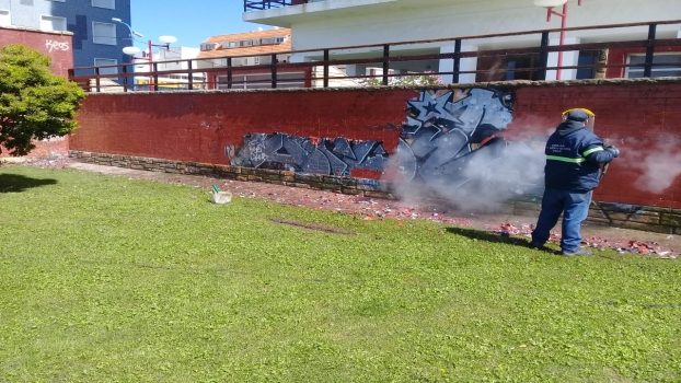 MGP - El intendente Arroyo y Leitao supervisaron las tareas de la Unidad Antigrafitti 02