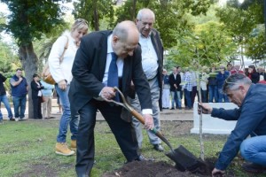 MGP - Plantacion de arbol y descubrimiento placa aniversario golpe de estado 2