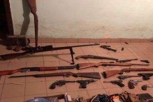 MS BURZACO CON UN ARSENAL EN SU CASA 2
