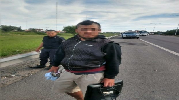MS Detuvieron al loco de la metralleta en el camino del Buen Ayre (1)