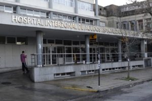 MS POLICÍA DE LA PLATA SALVÓ A NENE QUE SE HABÍA AHOGADO
