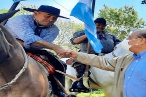 MUSSI Y FEDERICO LÓPEZ VISITARON LA PULPERÍA EL RELINCHO1