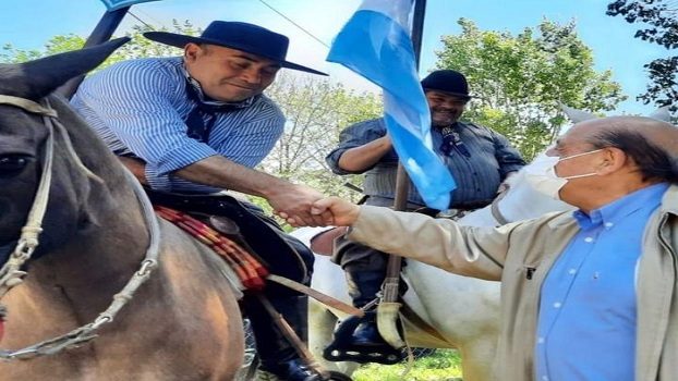 MUSSI Y FEDERICO LÓPEZ VISITARON LA PULPERÍA EL RELINCHO1
