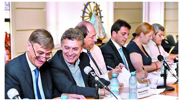 Mezclados-Stolbizer-Gennaro-PEPE-MATEOS_CLAIMA20141013_0015_27