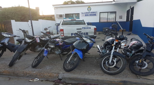 ab OPERAT Motos