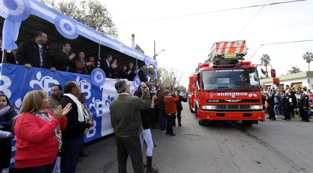 ab desfile 25-1
